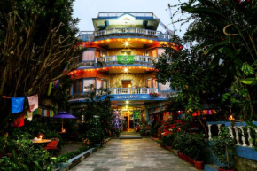  Hotel Silver Oaks Inn  Покхара